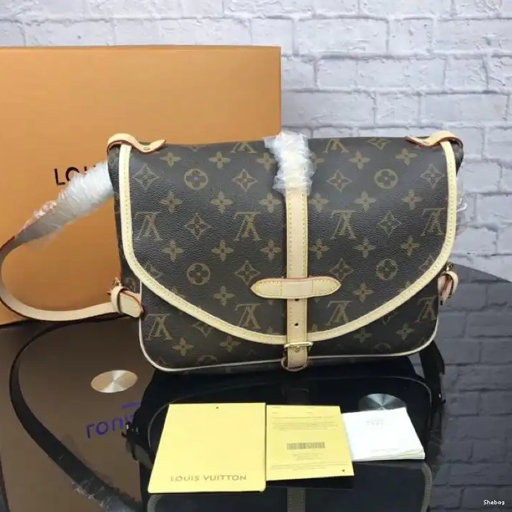 LV 19T1L0133 Bags 0615